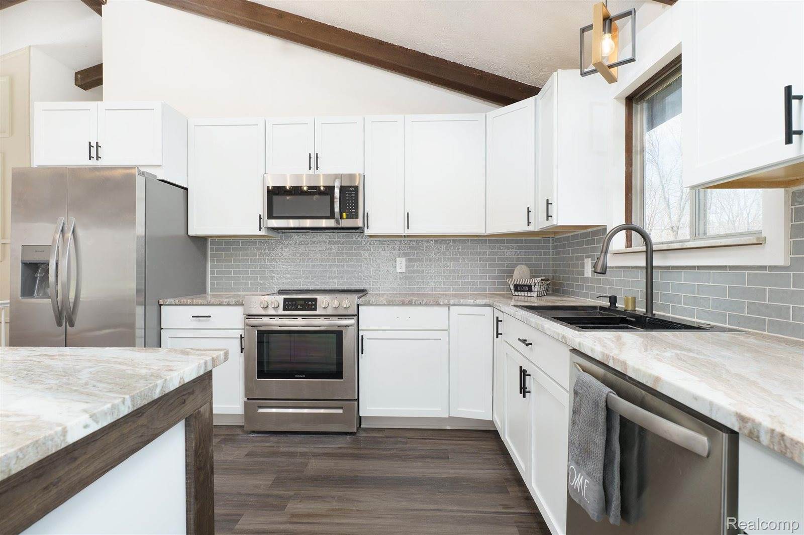 1379 Roberta Court, OceolaTownship_Livingston, MI 48843