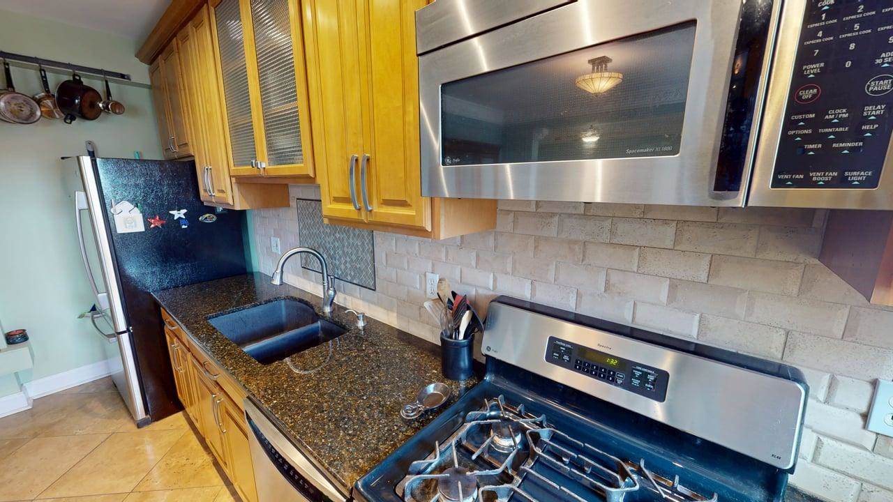 309 Emanuel Cleaver II Blvd #504, Kansas City, MO 64112