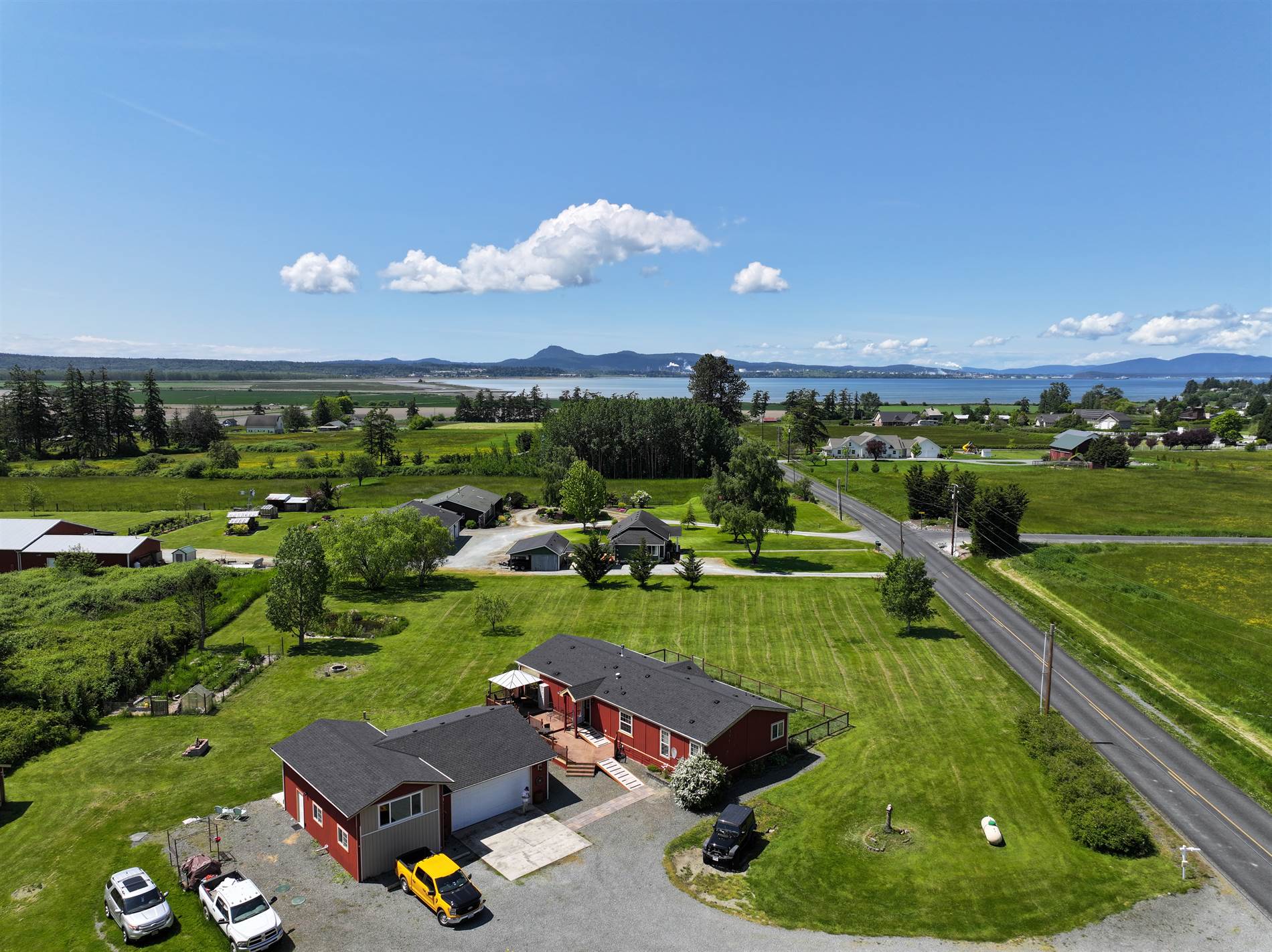 13640 Bayview Rd, Mount Vernon, WA 98273