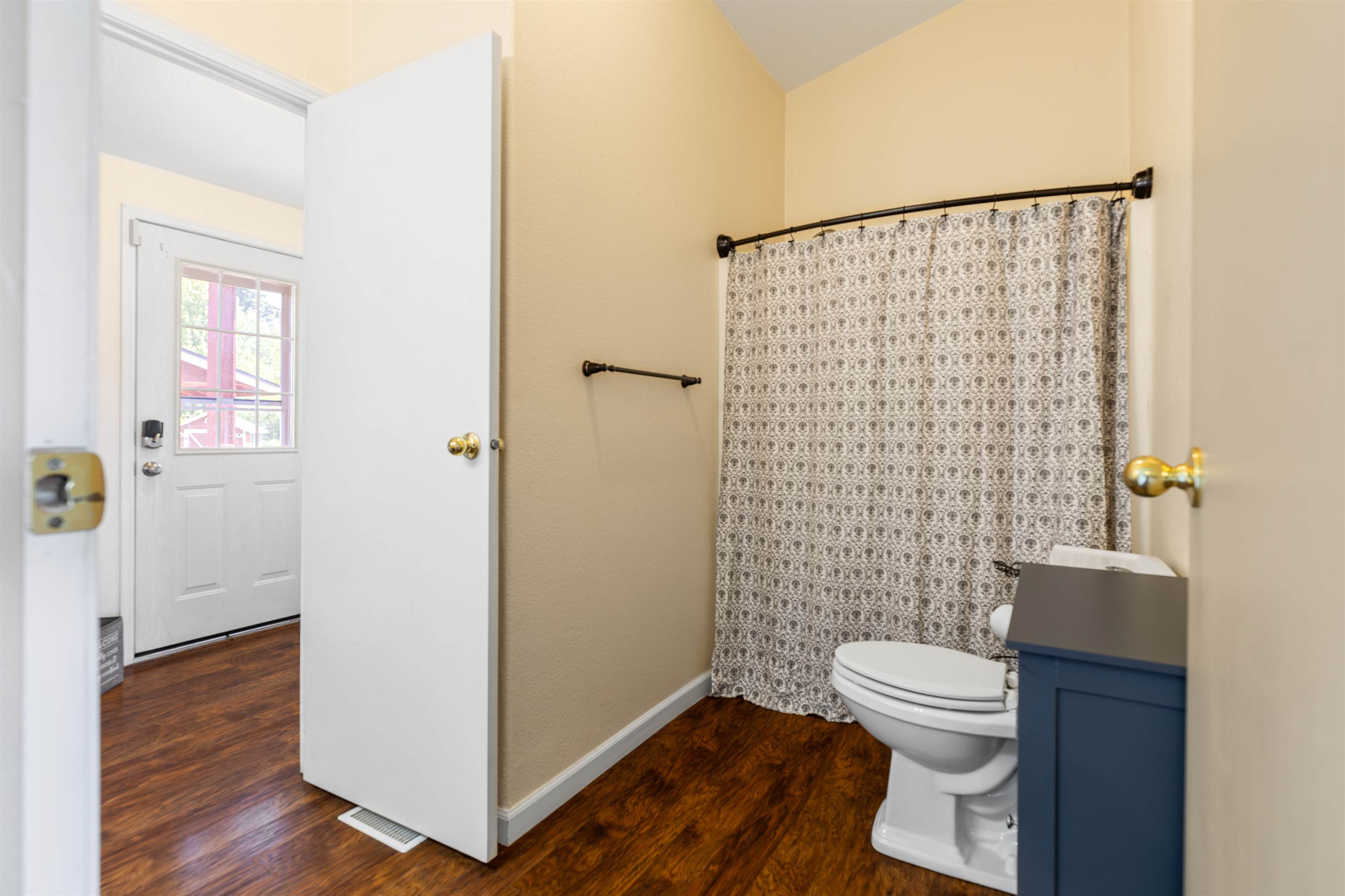 13640 Bayview Rd, Mount Vernon, WA 98273