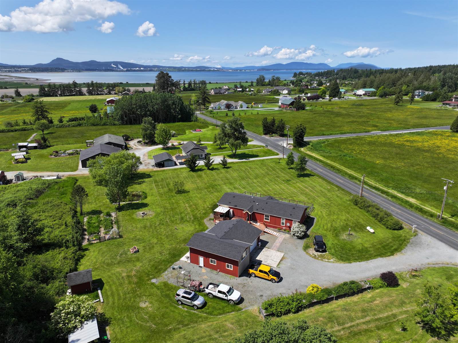 13640 Bayview Rd, Mount Vernon, WA 98273