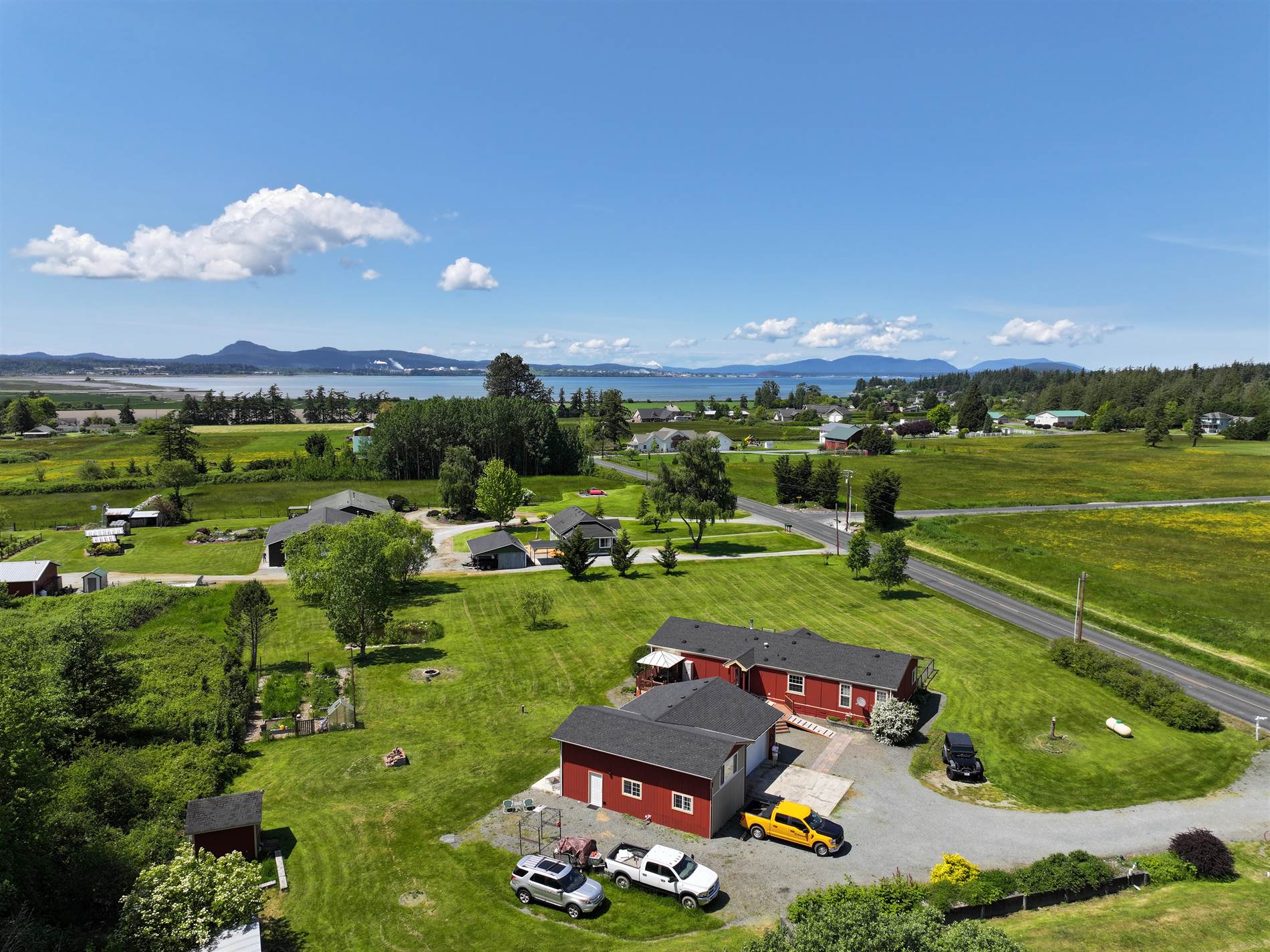 13640 Bayview Rd, Mount Vernon, WA 98273