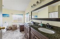 13640 Bayview Rd, Mount Vernon, WA 98273