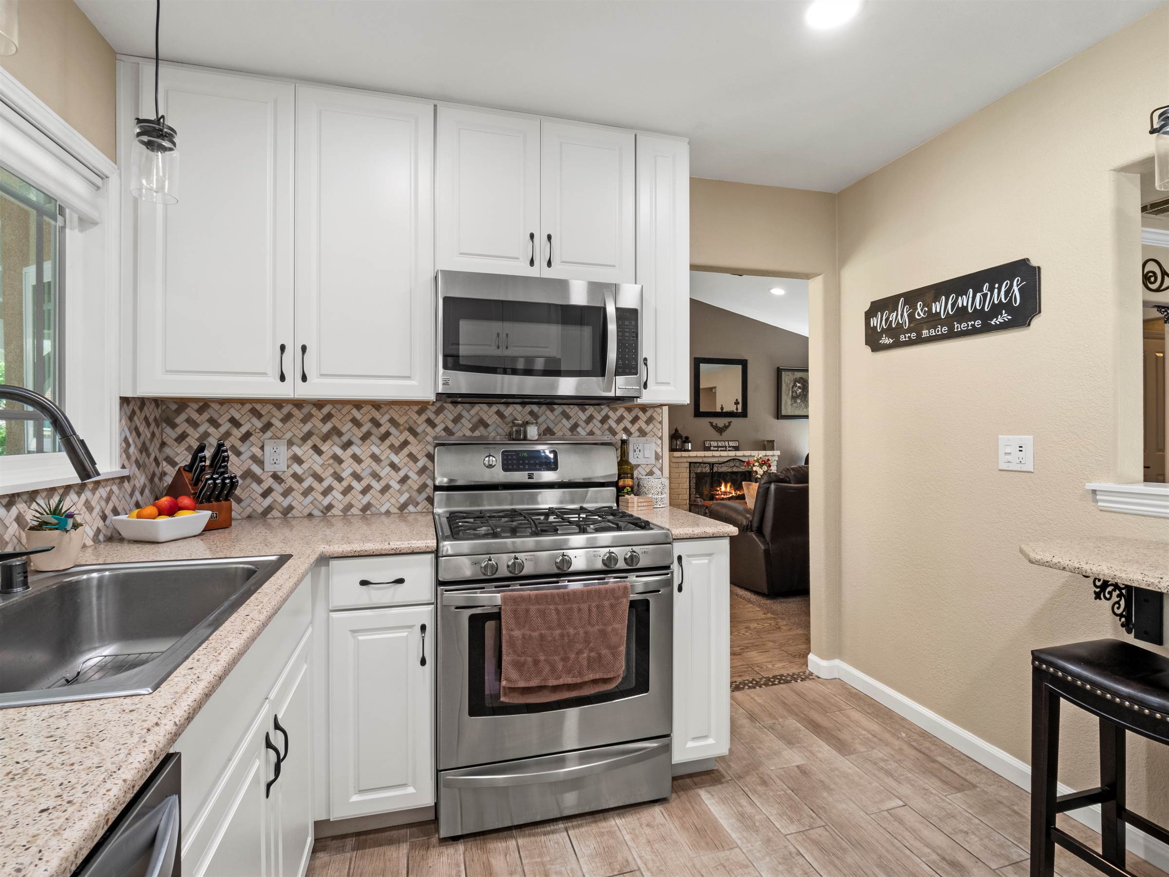 15242 Poppy Meadow St, Canyon Country, CA 91387