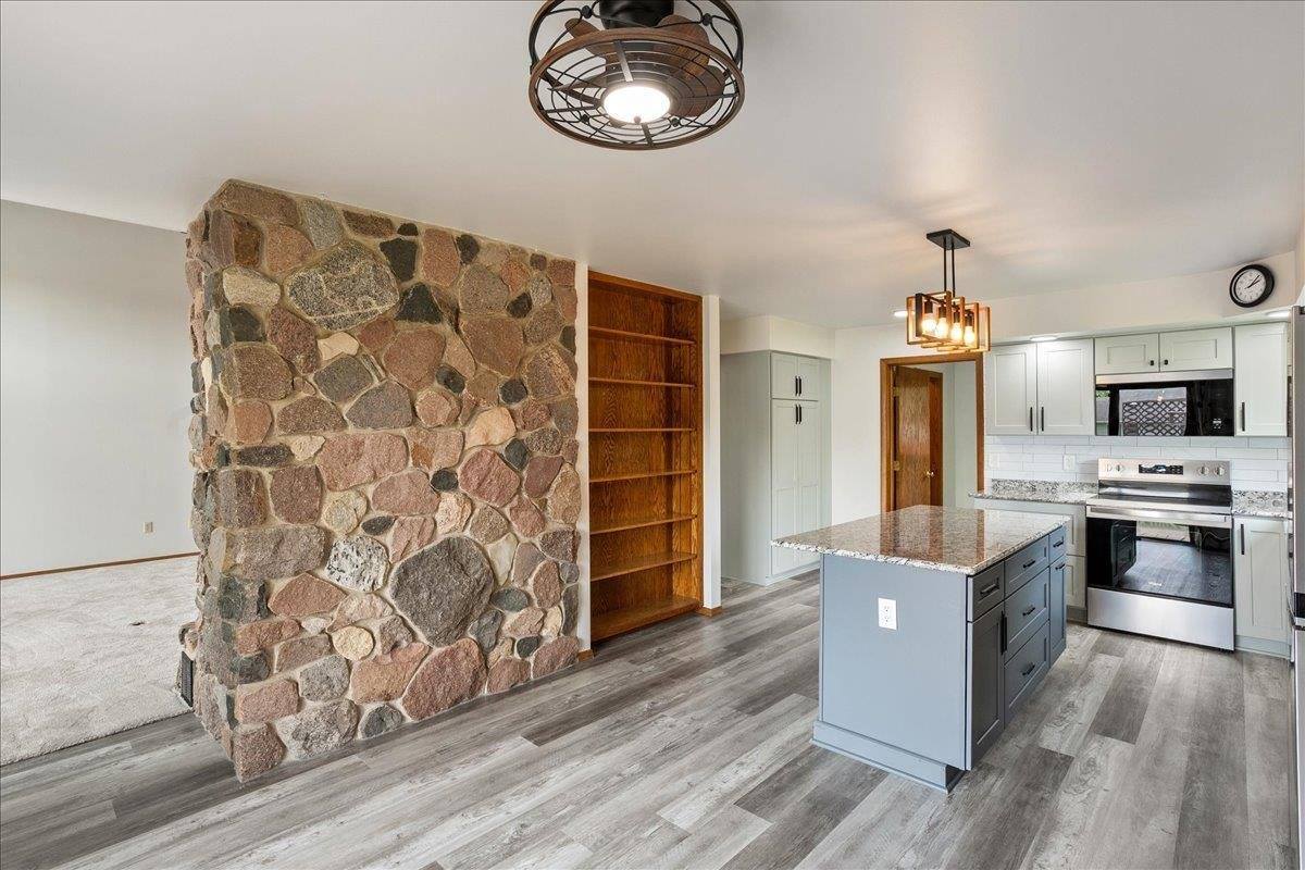 1000 W Chapel Street, Marshfield, WI 54449