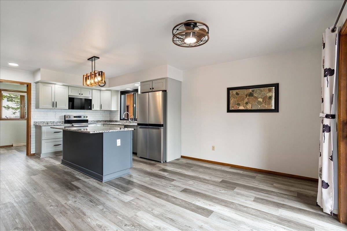 1000 W Chapel Street, Marshfield, WI 54449