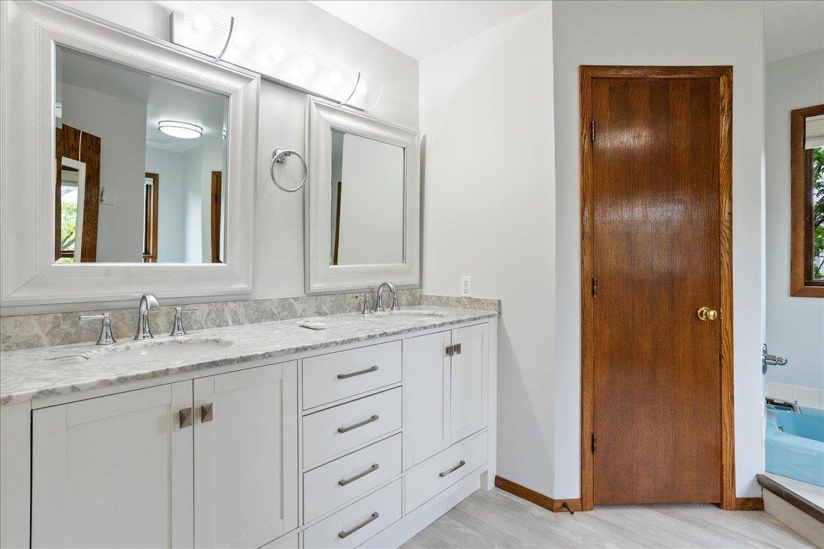 1000 W Chapel Street, Marshfield, WI 54449