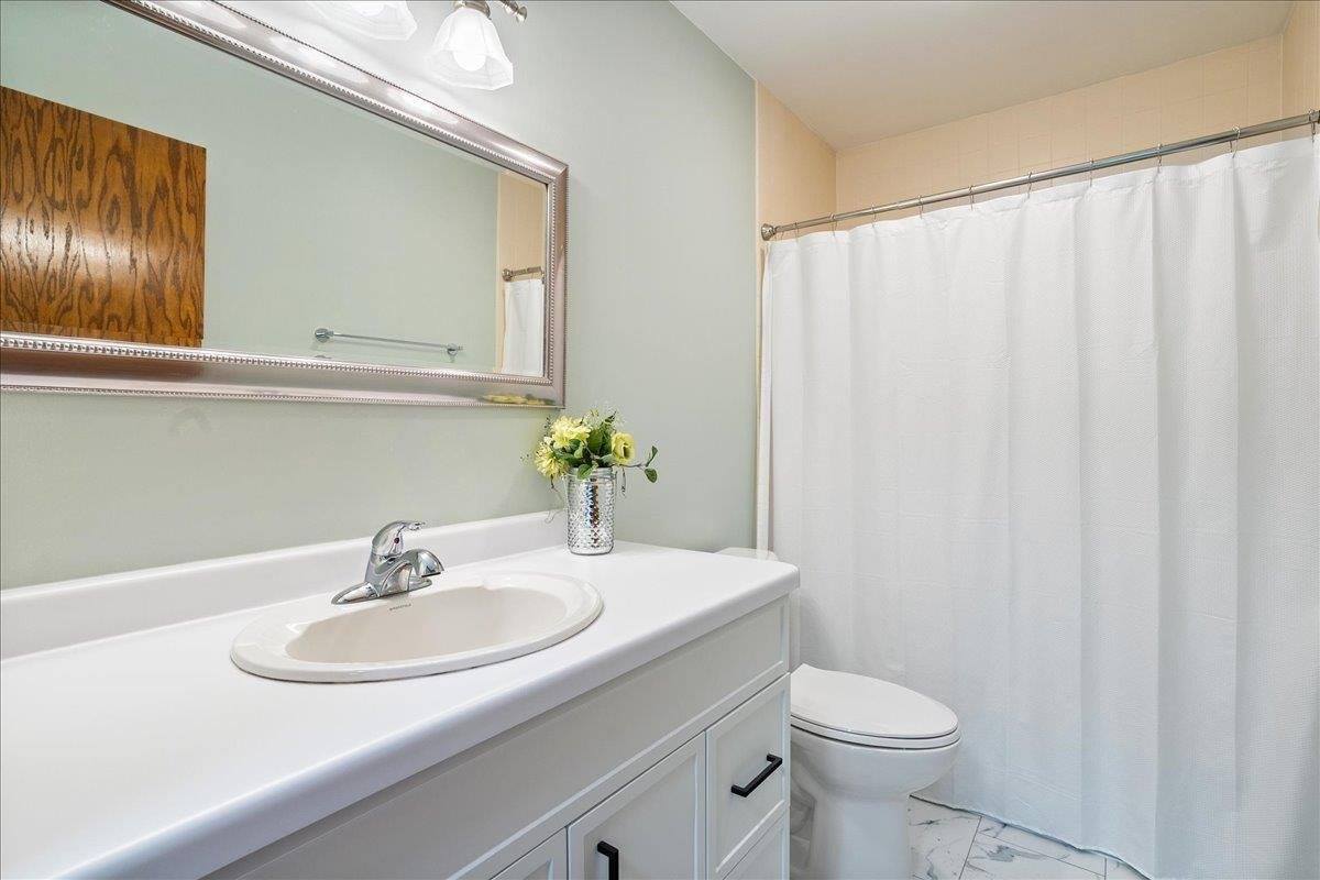 1000 W Chapel Street, Marshfield, WI 54449