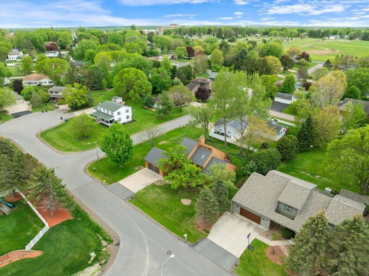 1000 W Chapel Street, Marshfield, WI 54449