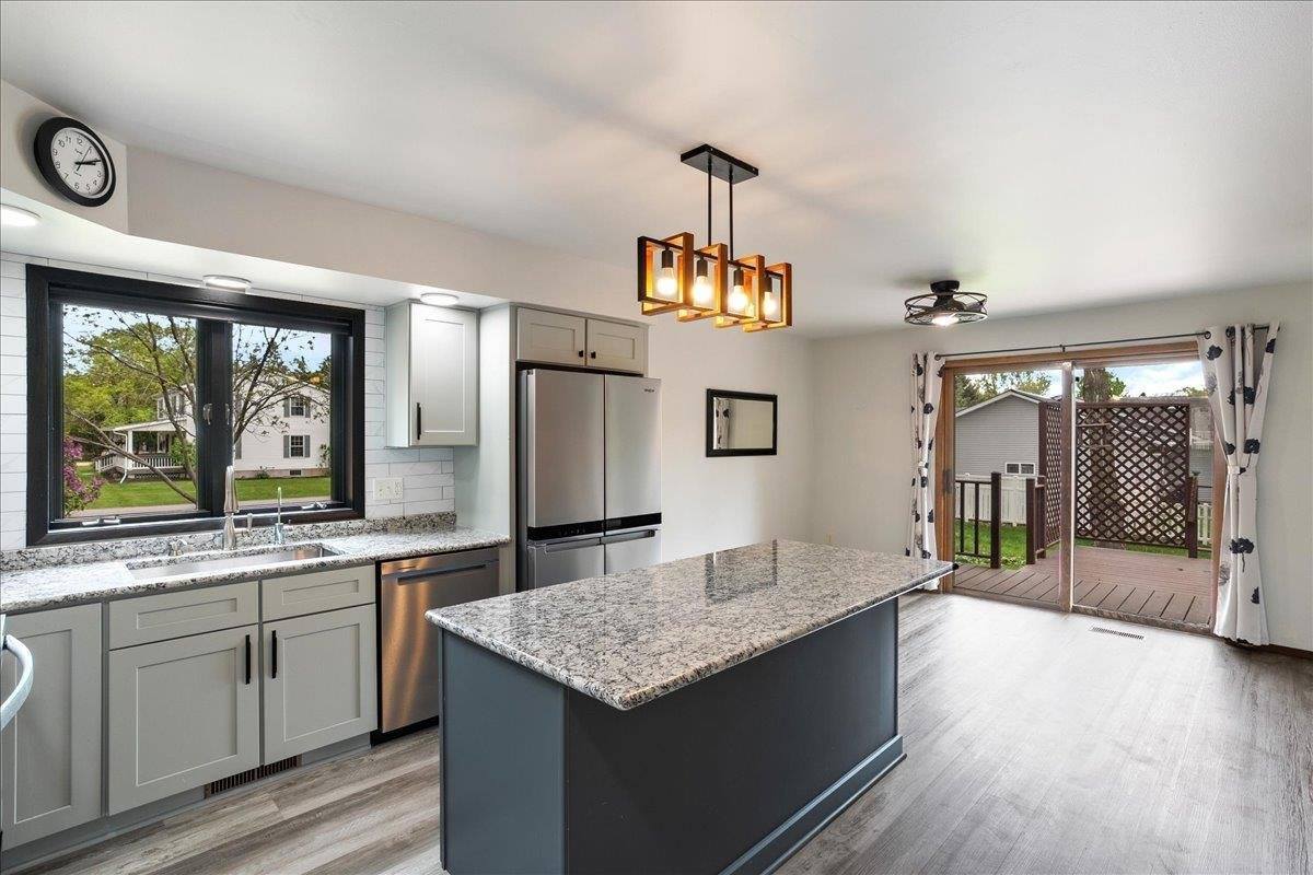 1000 W Chapel Street, Marshfield, WI 54449