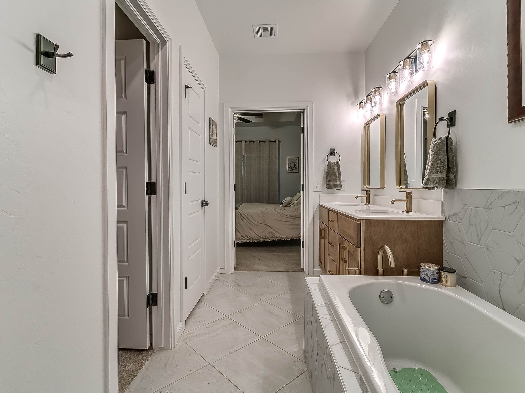 18516 Autumn Grove Dr., Edmond, OK 73012