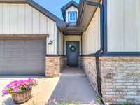 18516 Autumn Grove Dr., Edmond, OK 73012