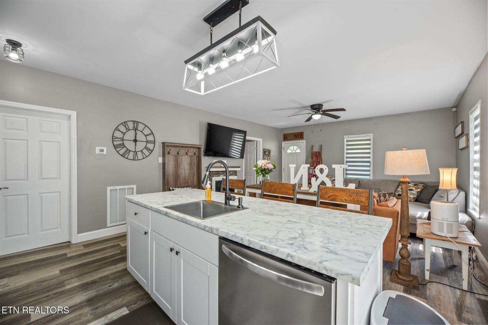 707 Front St, Maryville, TN 37804