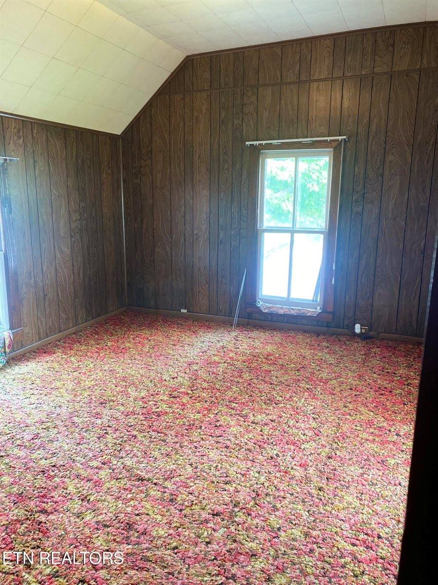 310 Hickory St, Harriman, TN 37748