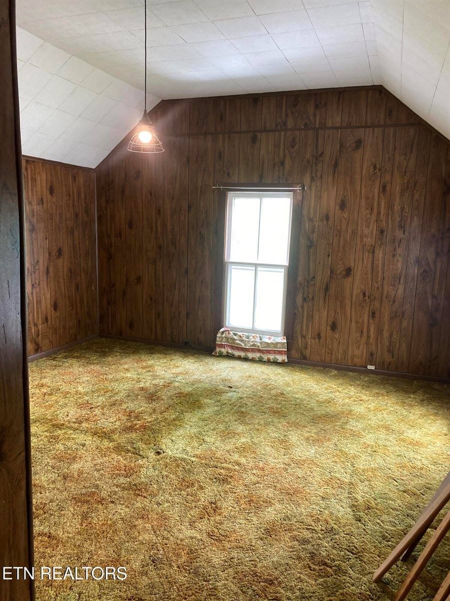 310 Hickory St, Harriman, TN 37748