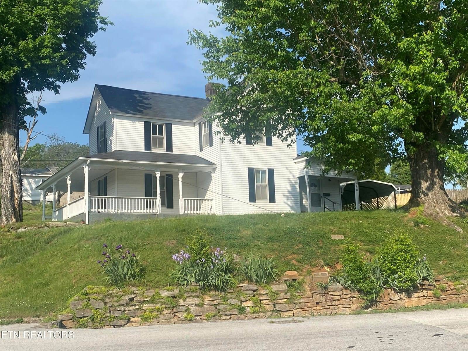 310 Hickory St, Harriman, TN 37748