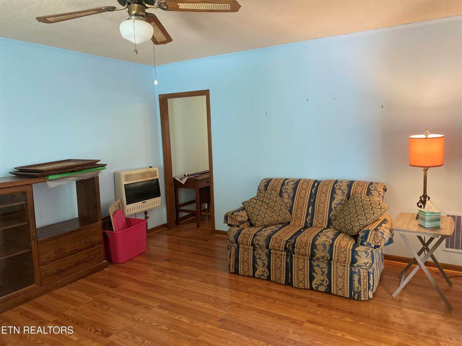 310 Hickory St, Harriman, TN 37748