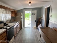 310 Hickory St, Harriman, TN 37748