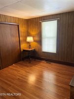 310 Hickory St, Harriman, TN 37748