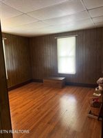 310 Hickory St, Harriman, TN 37748