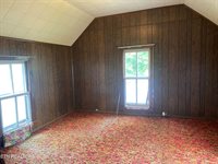 310 Hickory St, Harriman, TN 37748