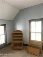 310 Hickory St, Harriman, TN 37748