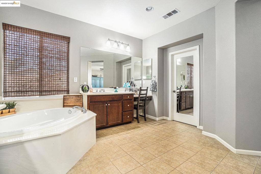 583 Sawgrass Way, Oakley, CA 94561