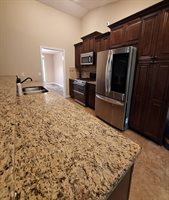 208 North Woodvalley Drive, Kingsland, GA 31548