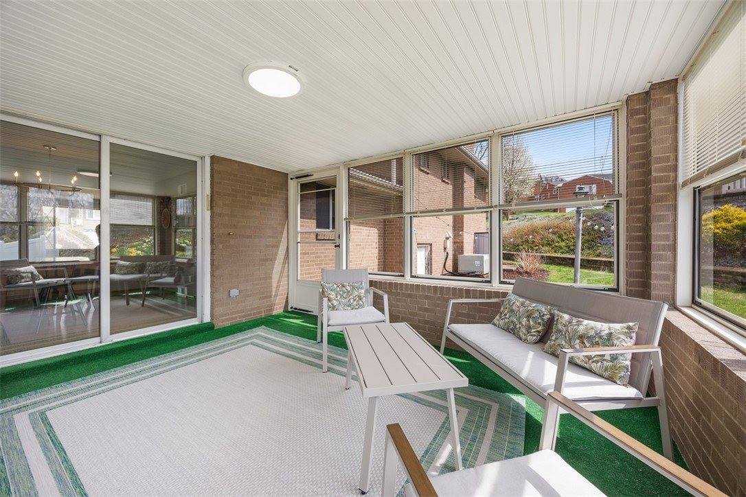 1111 Oriole Dr, Green Tree, PA 15220