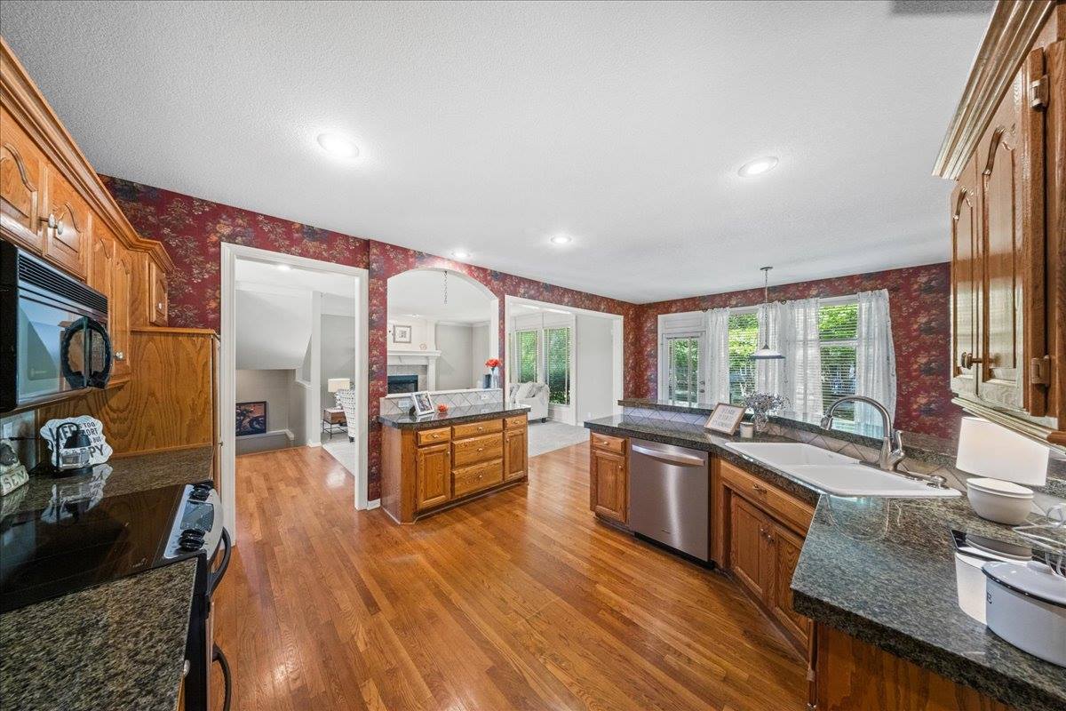 13106 W 125th Terrace, Overland Park, KS 66213