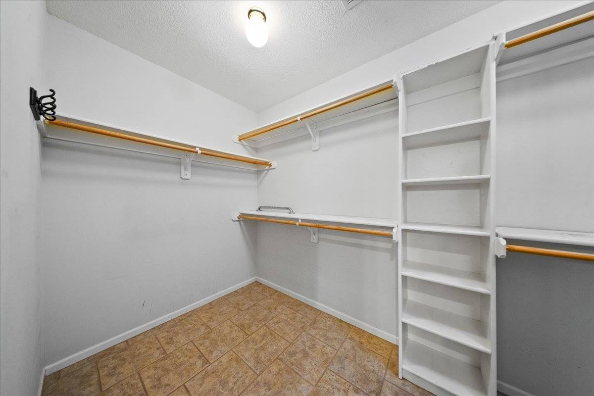 13106 W 125th Terrace, Overland Park, KS 66213