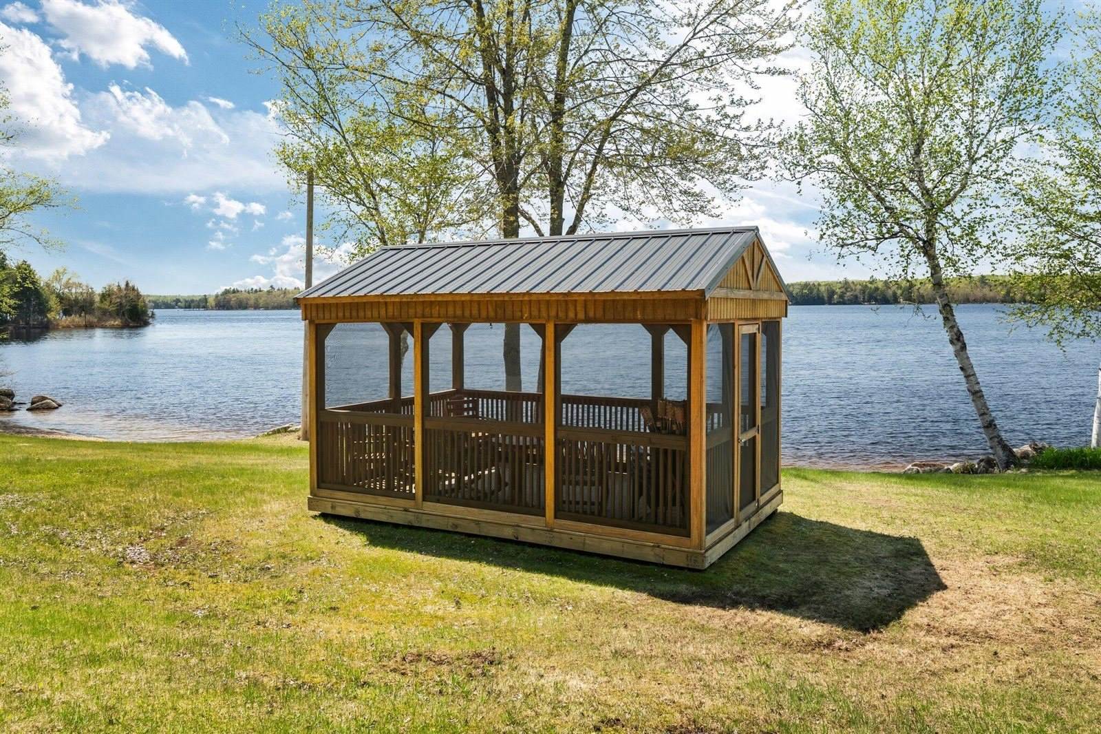 36 Sunset Drive, Saint Albans, ME 04971