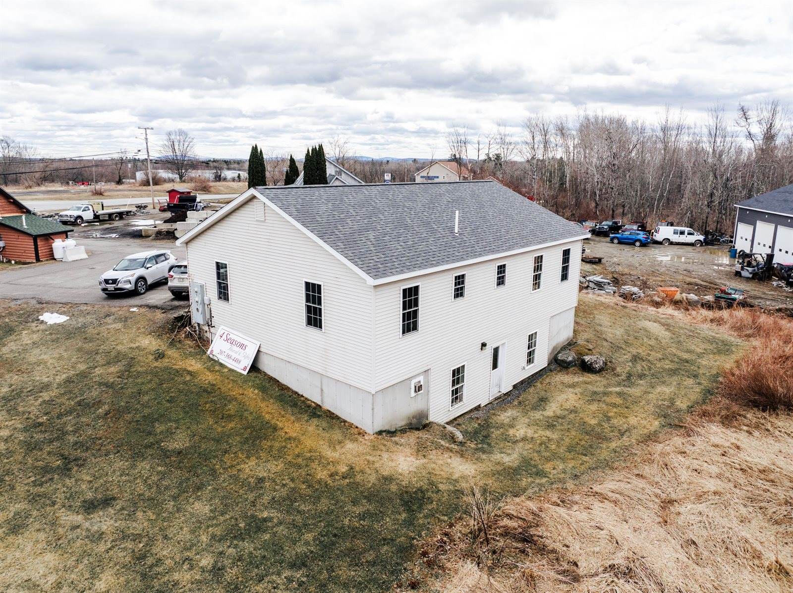 262 Moosehead Trail, Newport, ME 04953