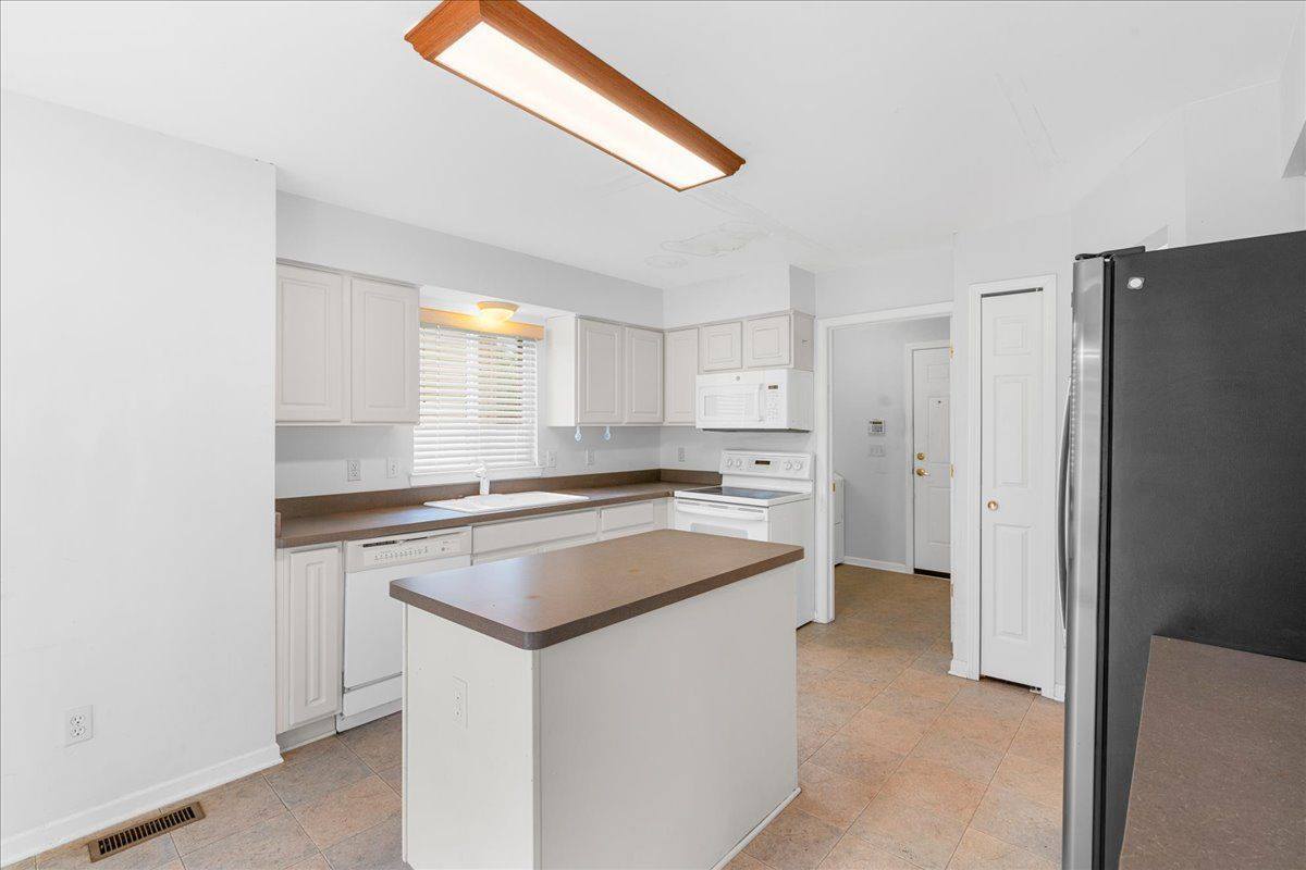 43379 Daniel Drive, VanBurenCharterTownship_Wayne, MI 48111