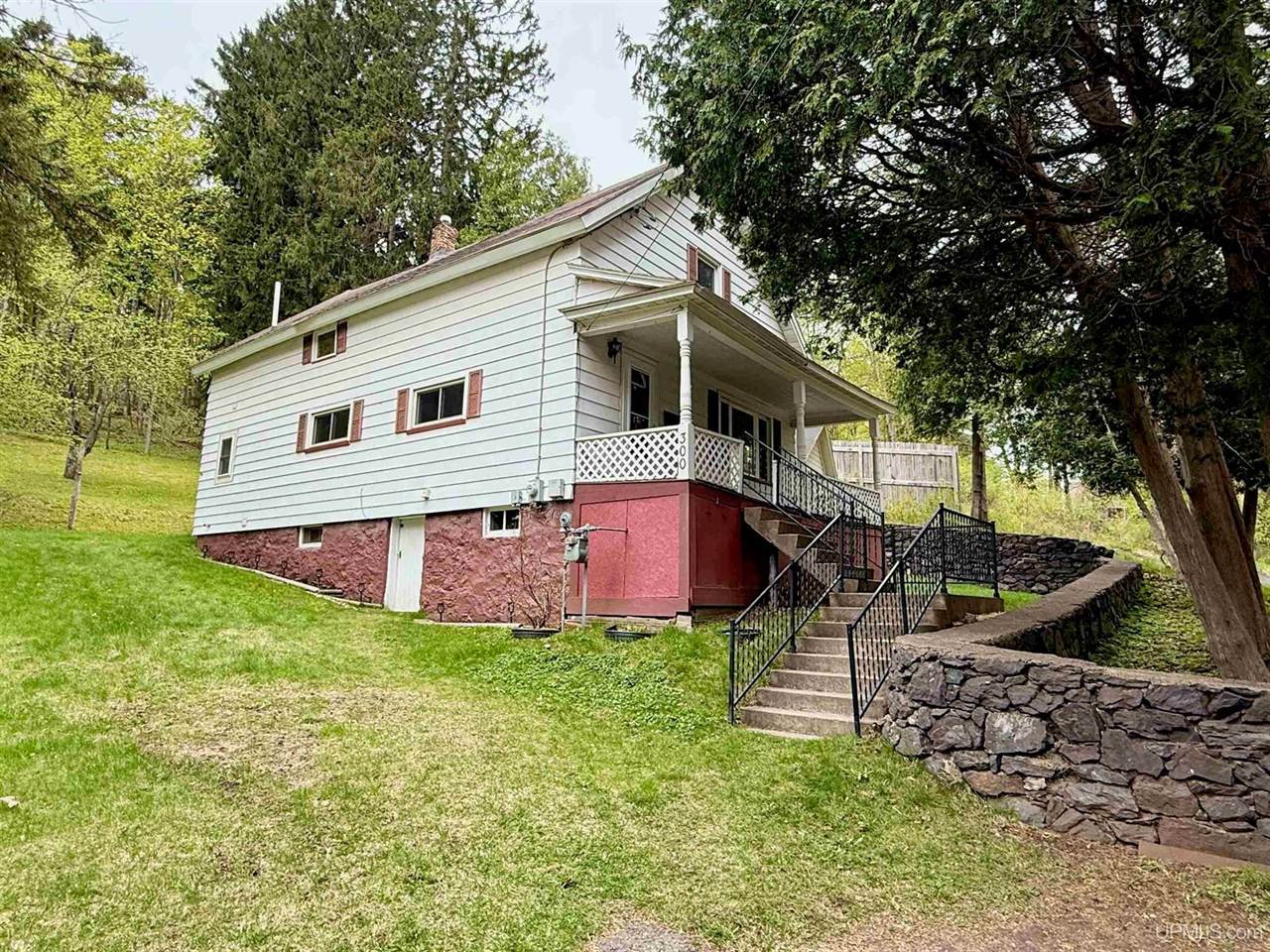 300 Jasper Street, Ishpeming, MI 49849