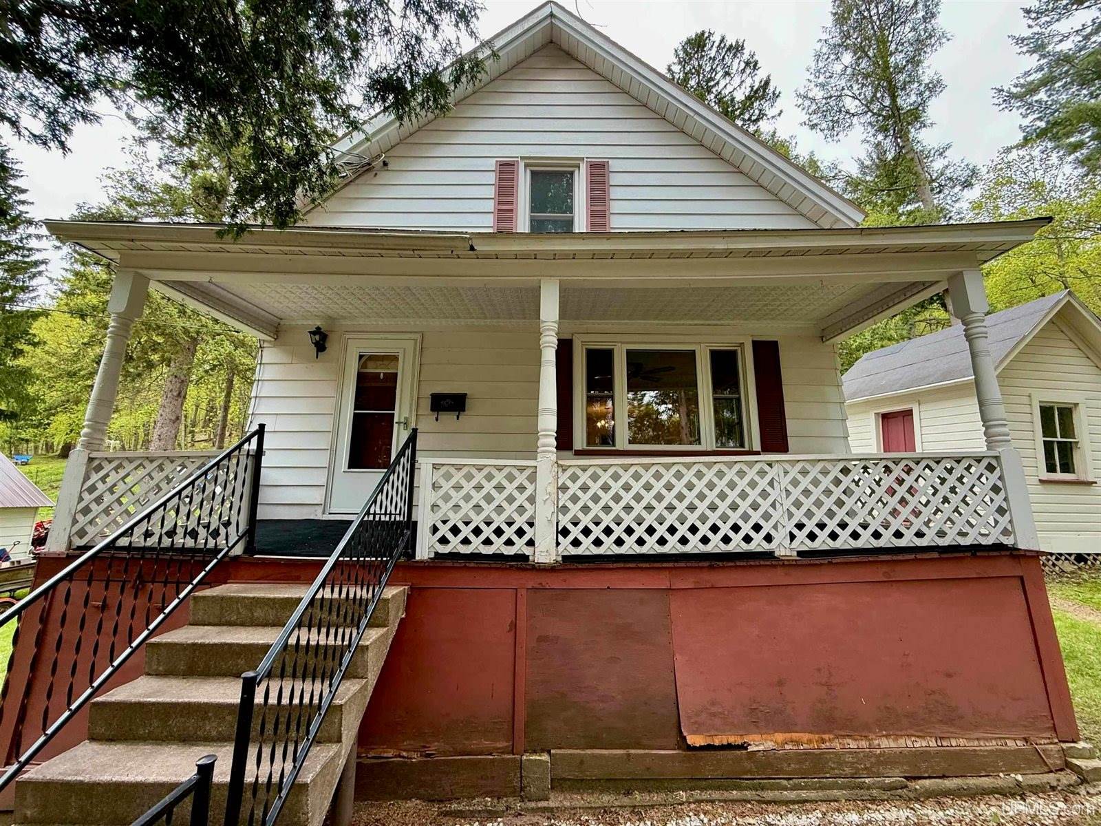 300 Jasper Street, Ishpeming, MI 49849