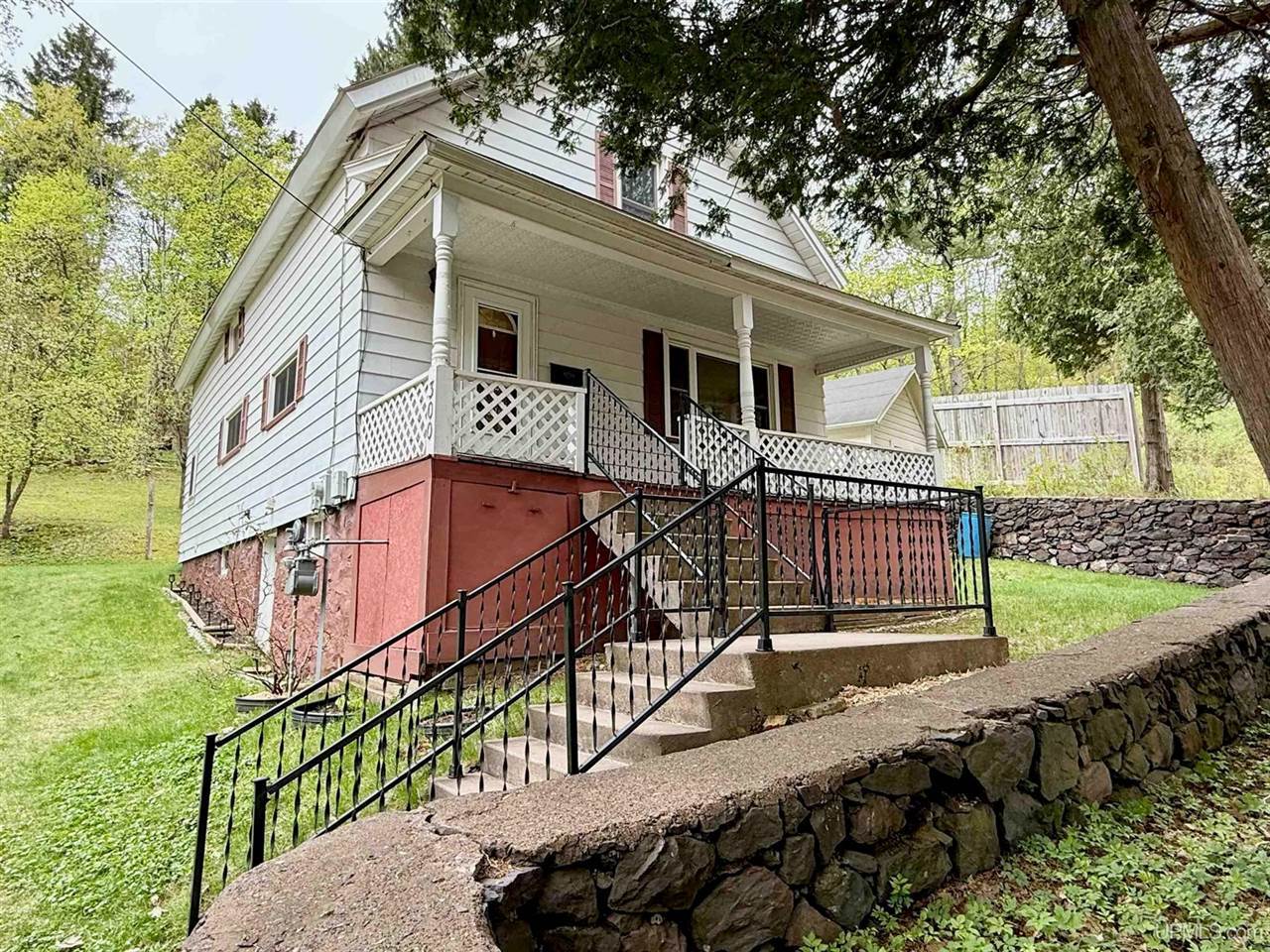 300 Jasper Street, Ishpeming, MI 49849