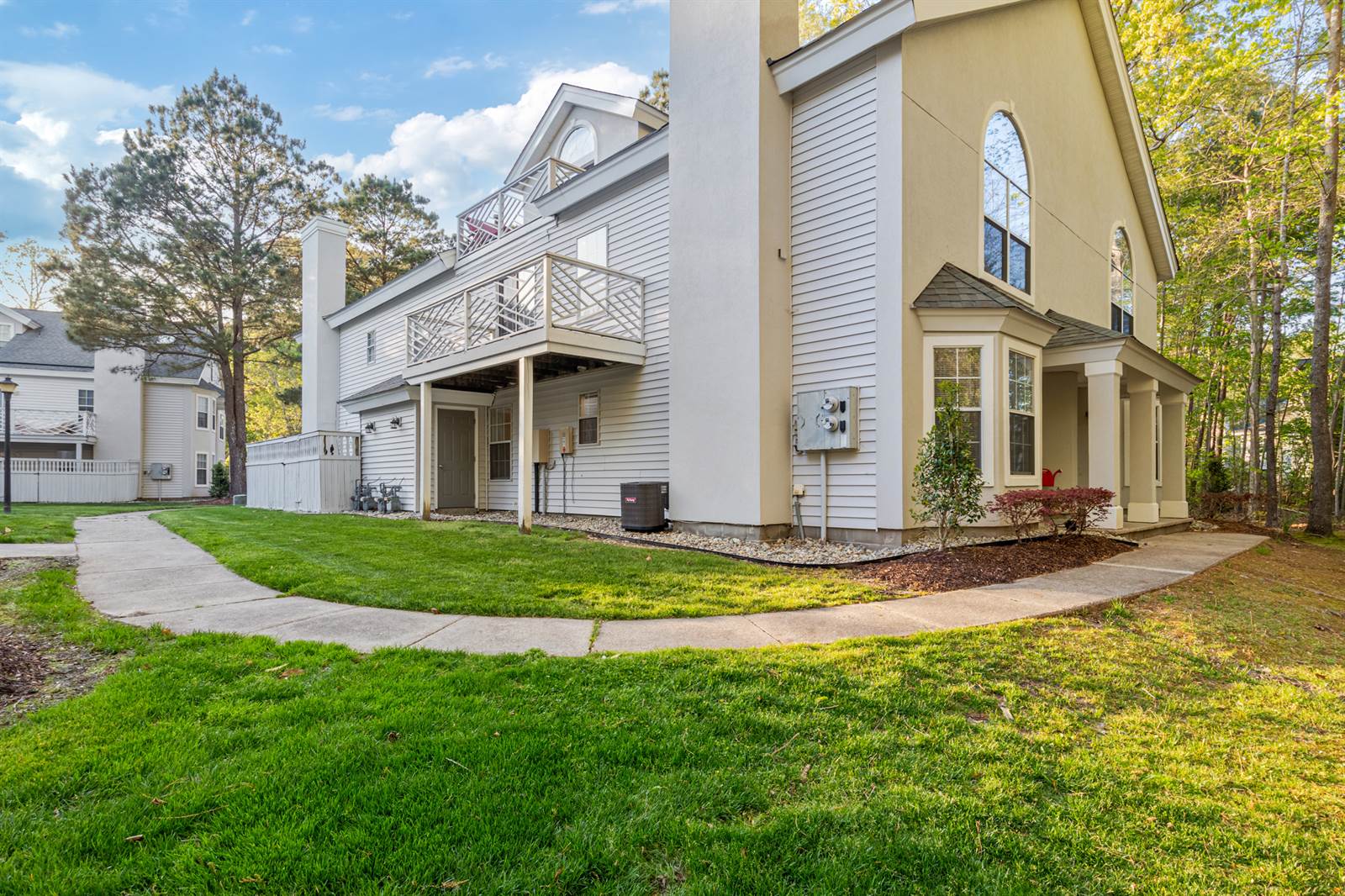 571 Seahorse Run, Chesapeake, VA 23320