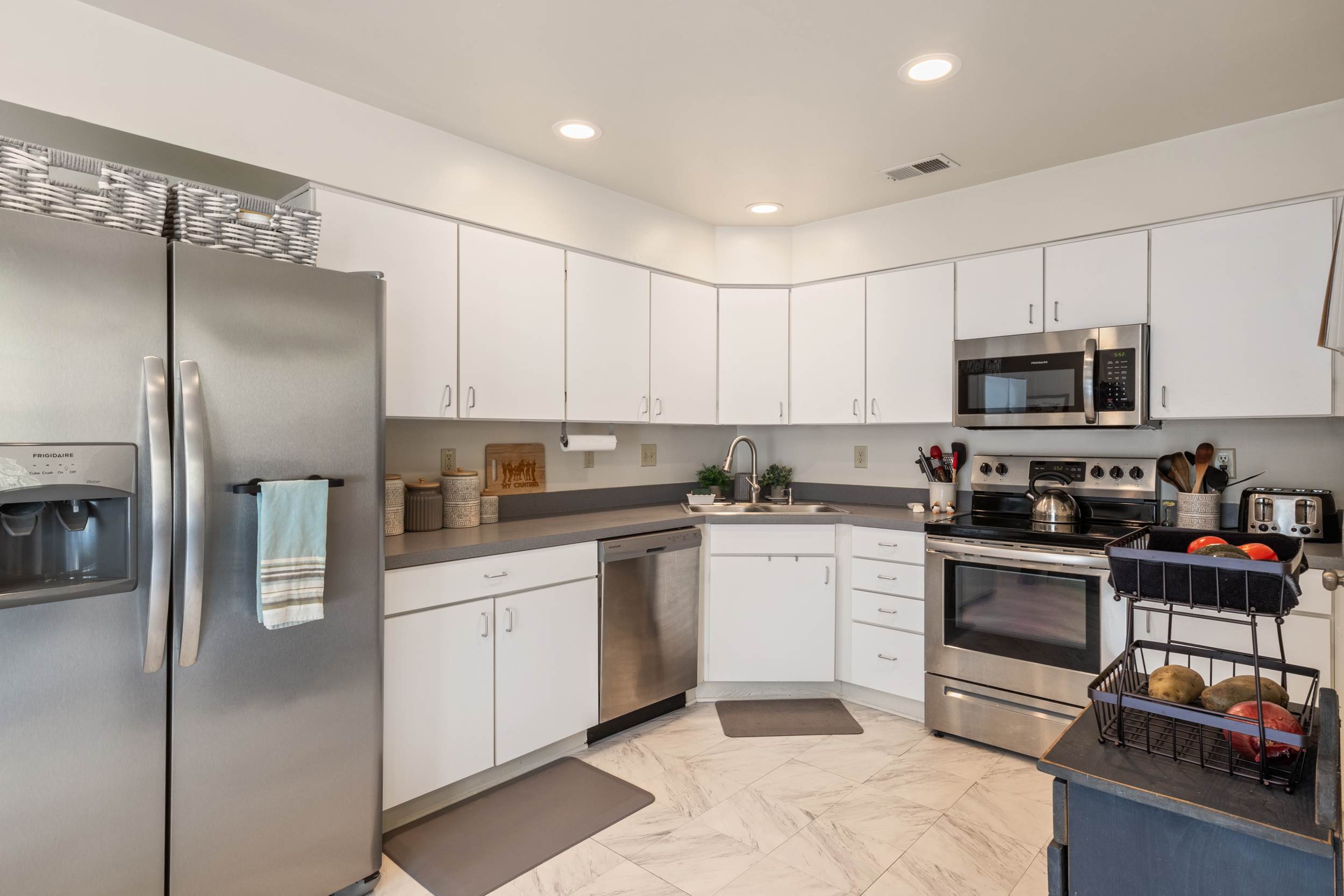 571 Seahorse Run, Chesapeake, VA 23320