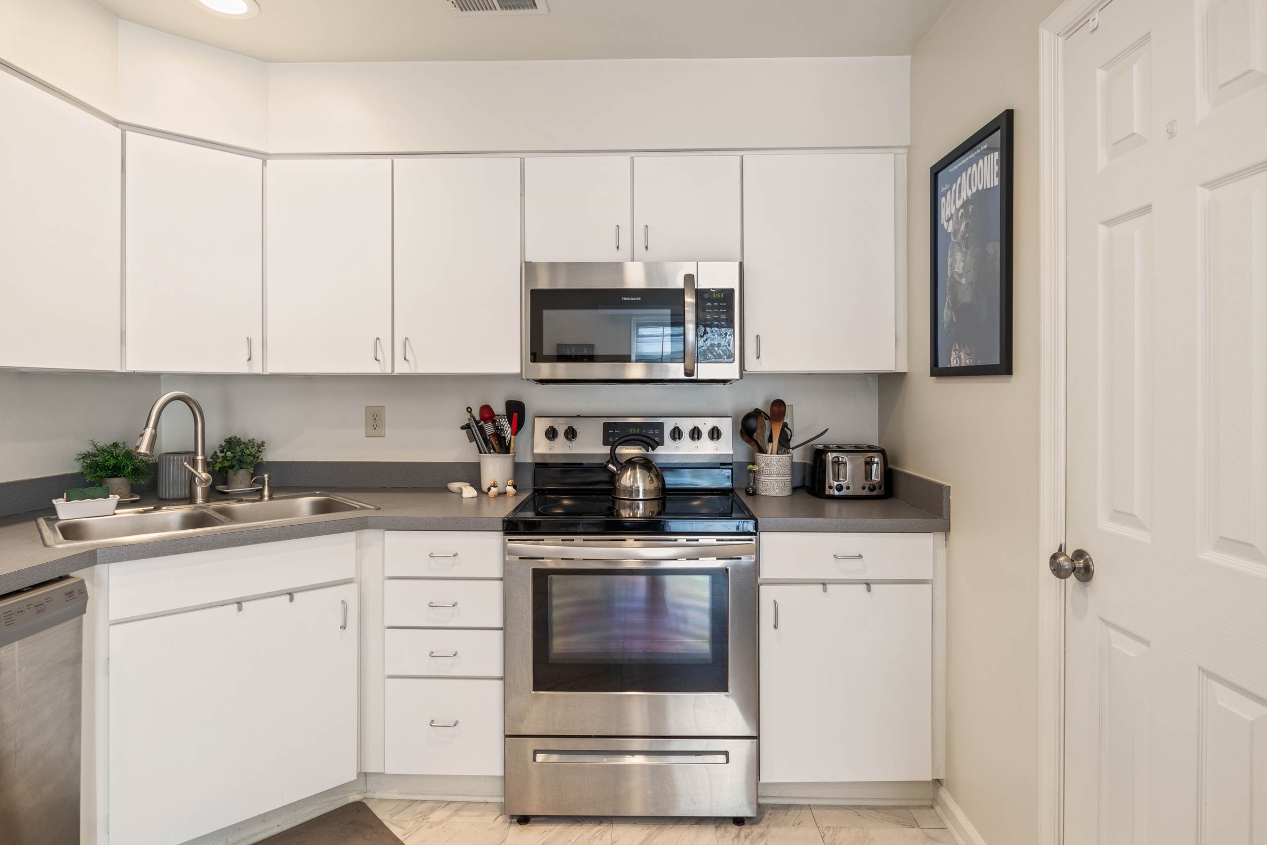 571 Seahorse Run, Chesapeake, VA 23320