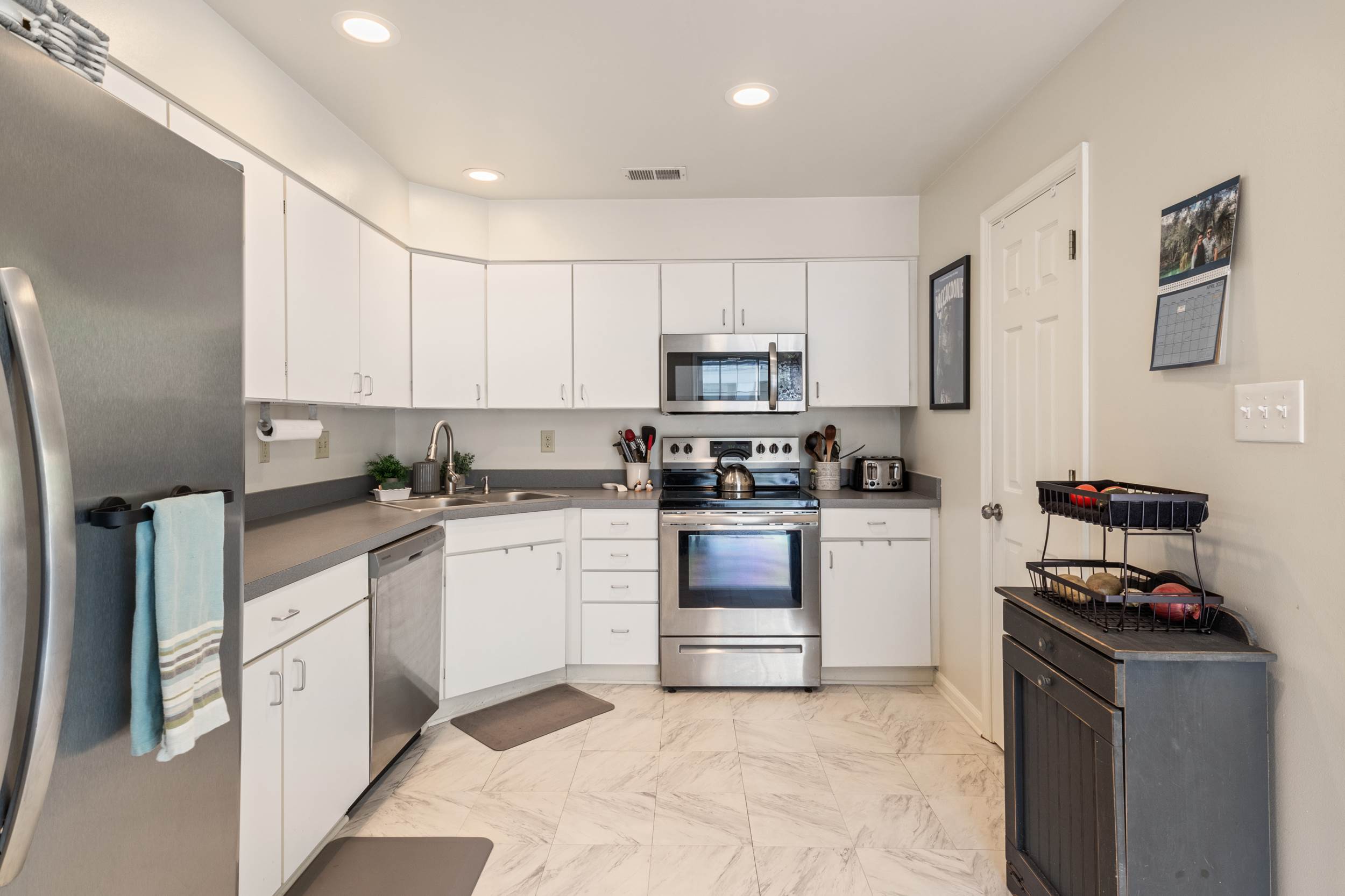 571 Seahorse Run, Chesapeake, VA 23320