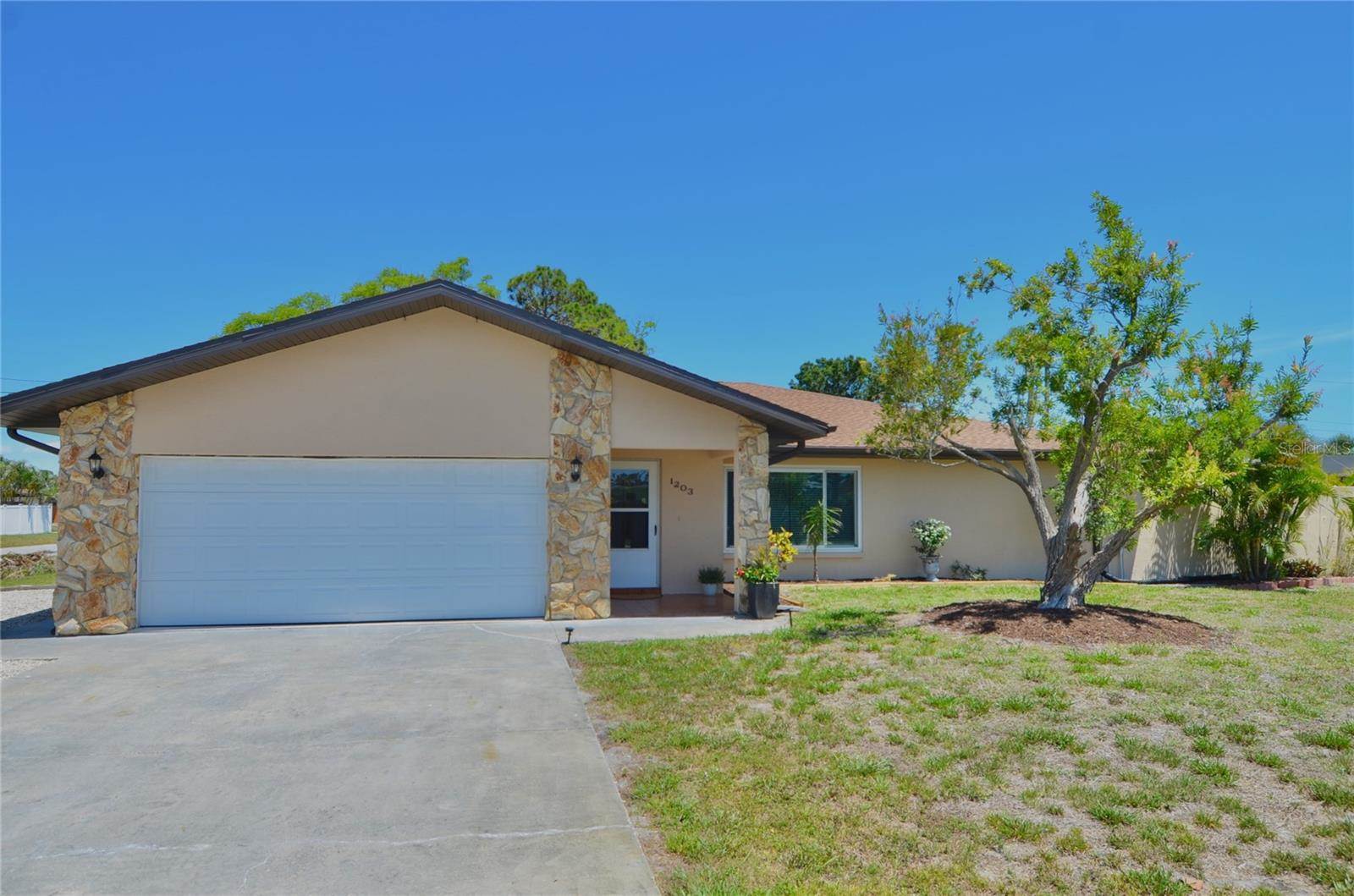 1203 Hudson Road, Venice, FL 34293