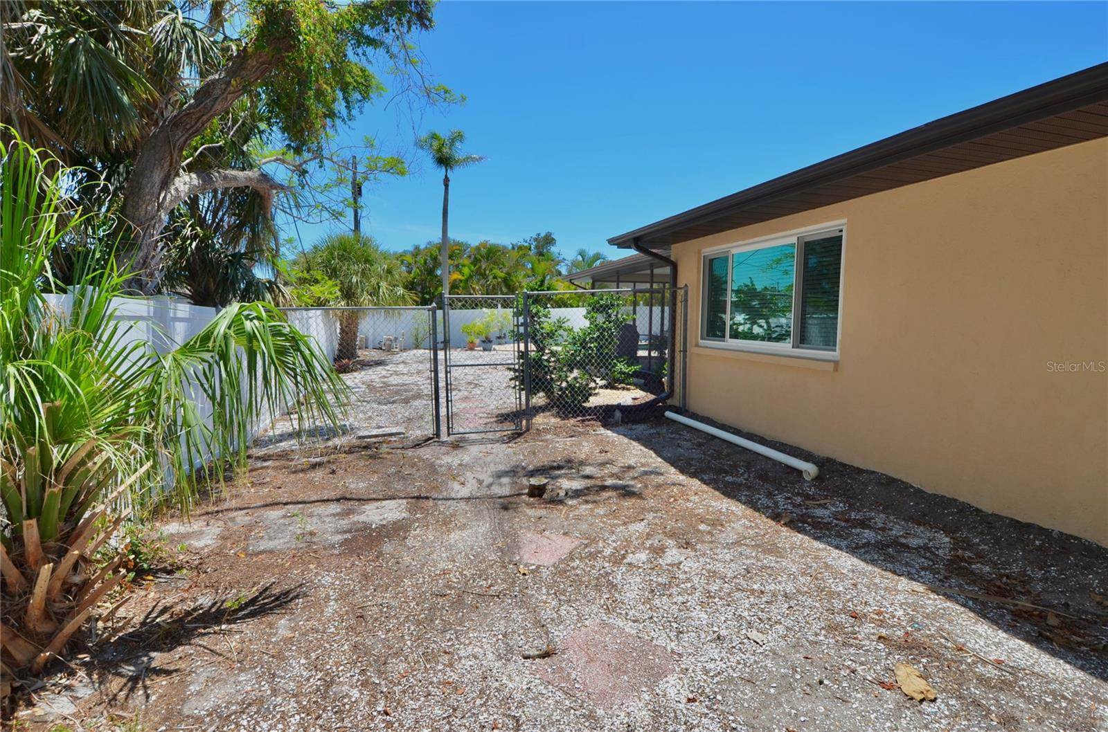 1203 Hudson Road, Venice, FL 34293