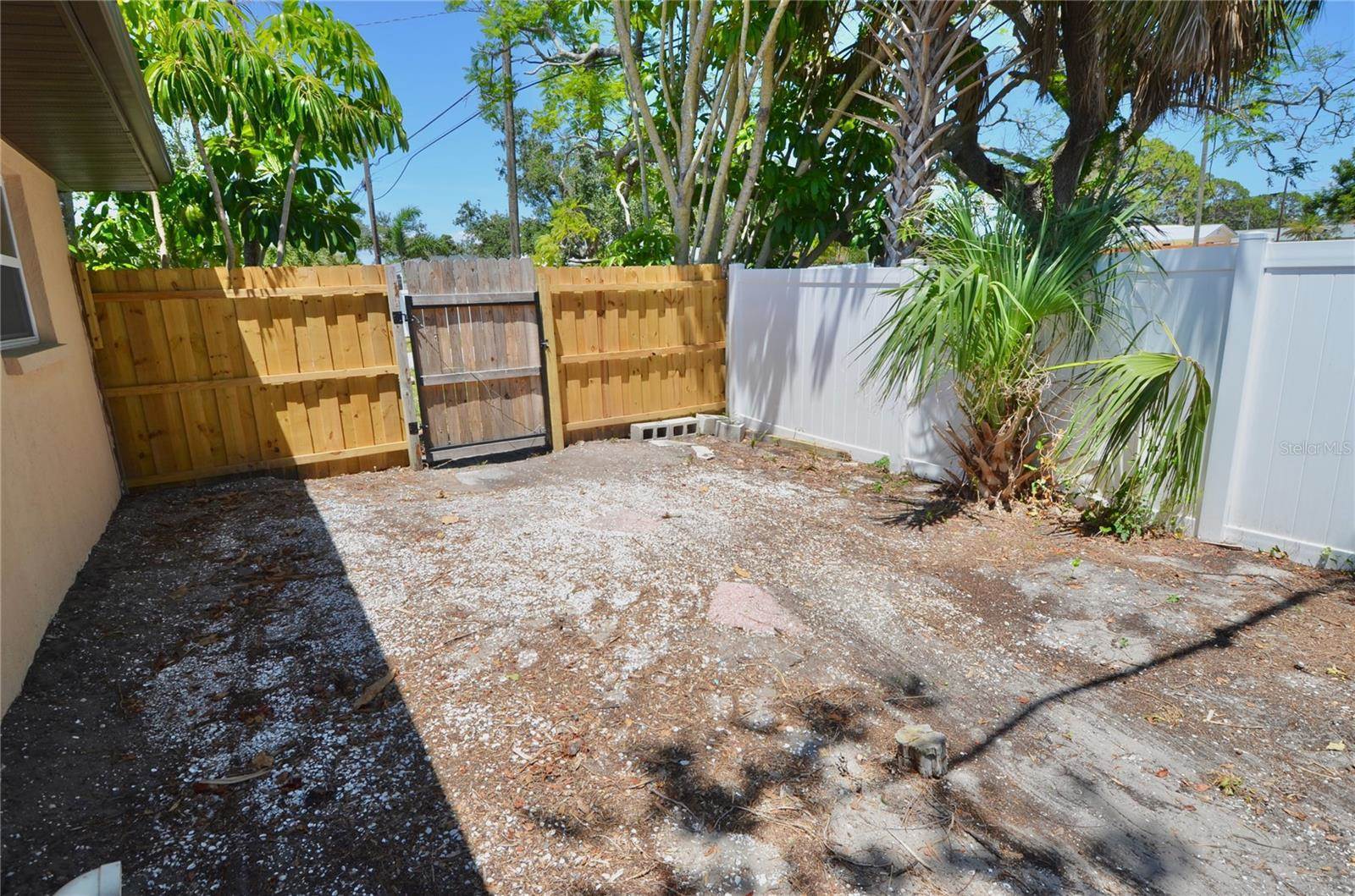 1203 Hudson Road, Venice, FL 34293