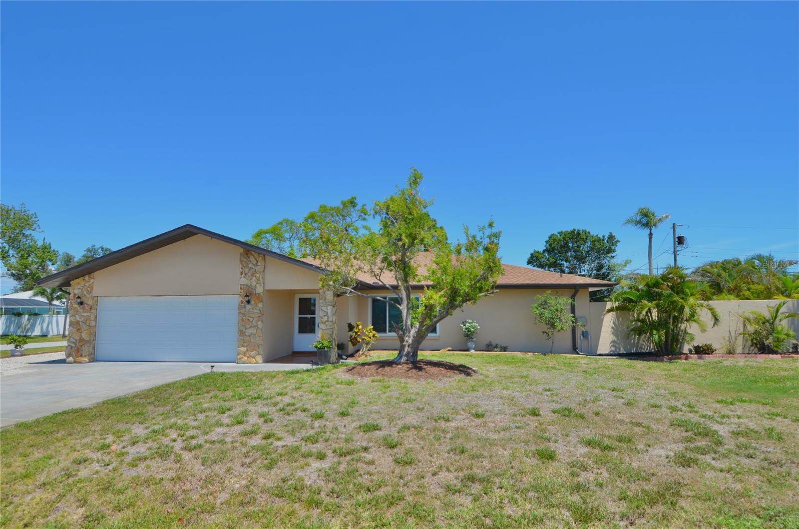 1203 Hudson Road, Venice, FL 34293