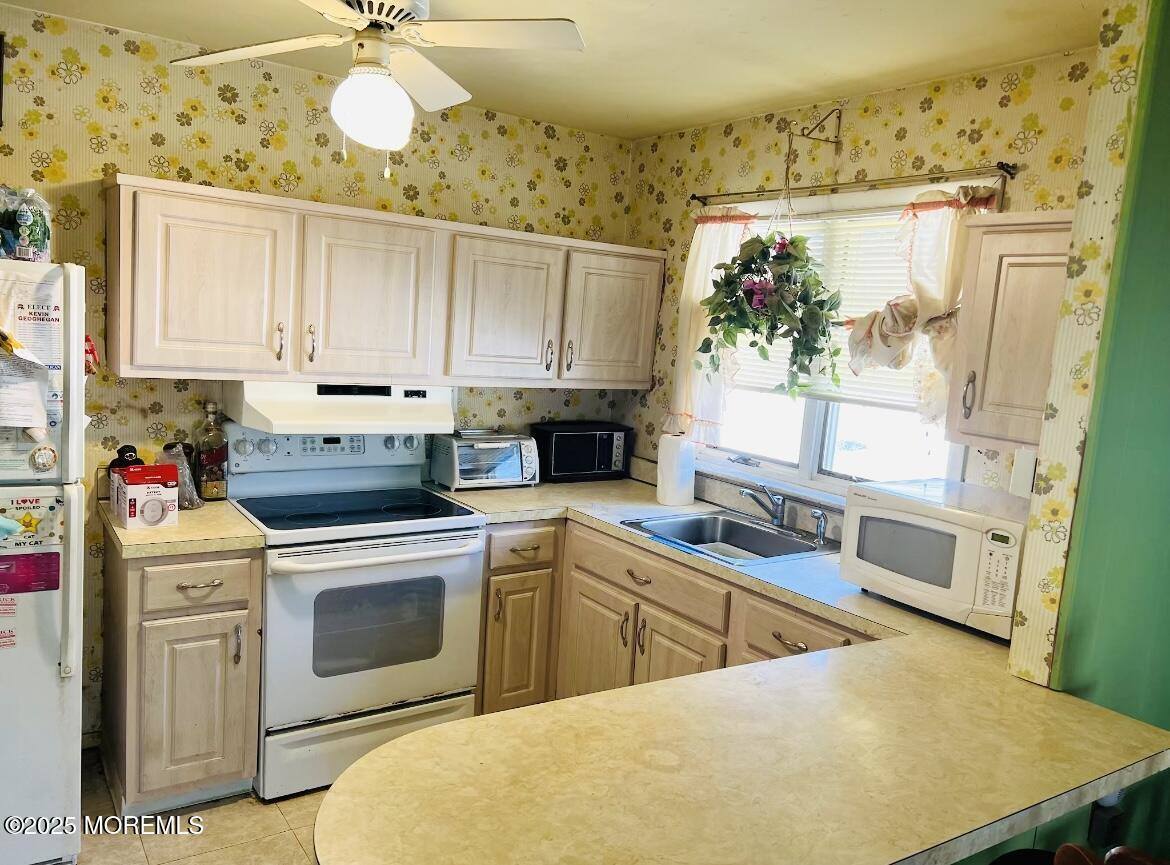 15 Mount Logan Lane, Toms River, NJ 08753