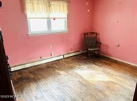 15 Mount Logan Lane, Toms River, NJ 08753