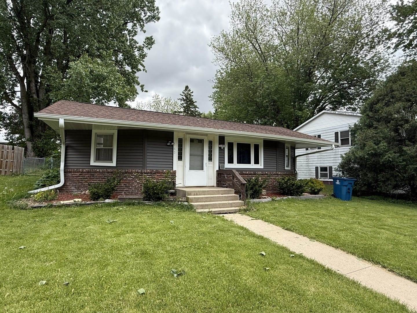 165 North Mill Street, Cedarville, IL 61013