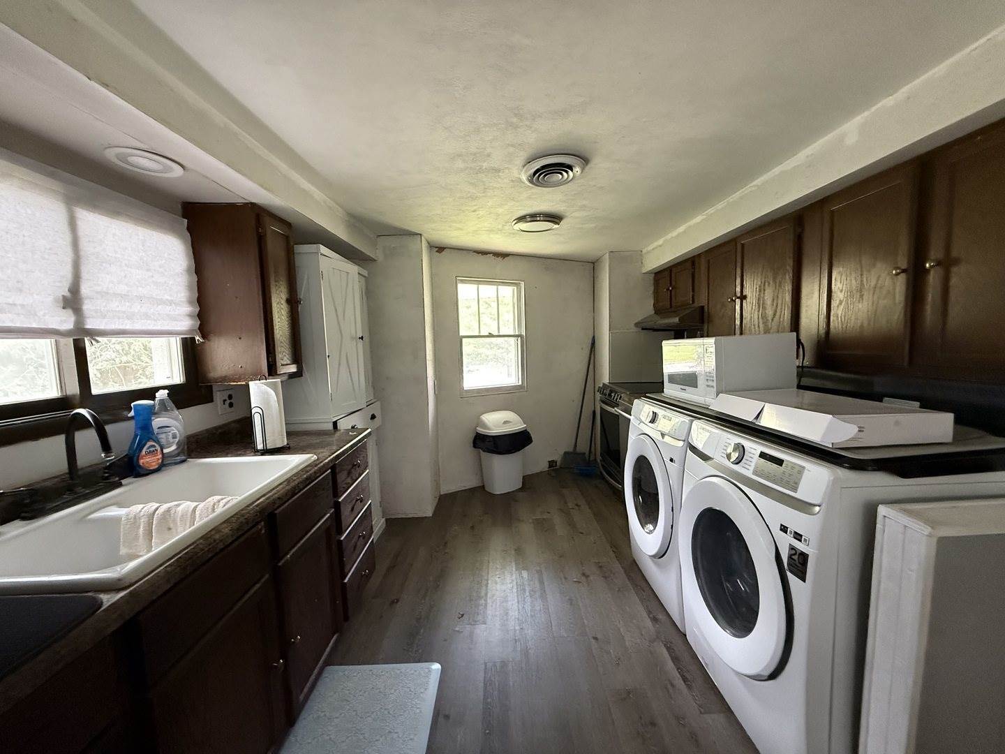 165 North Mill Street, Cedarville, IL 61013