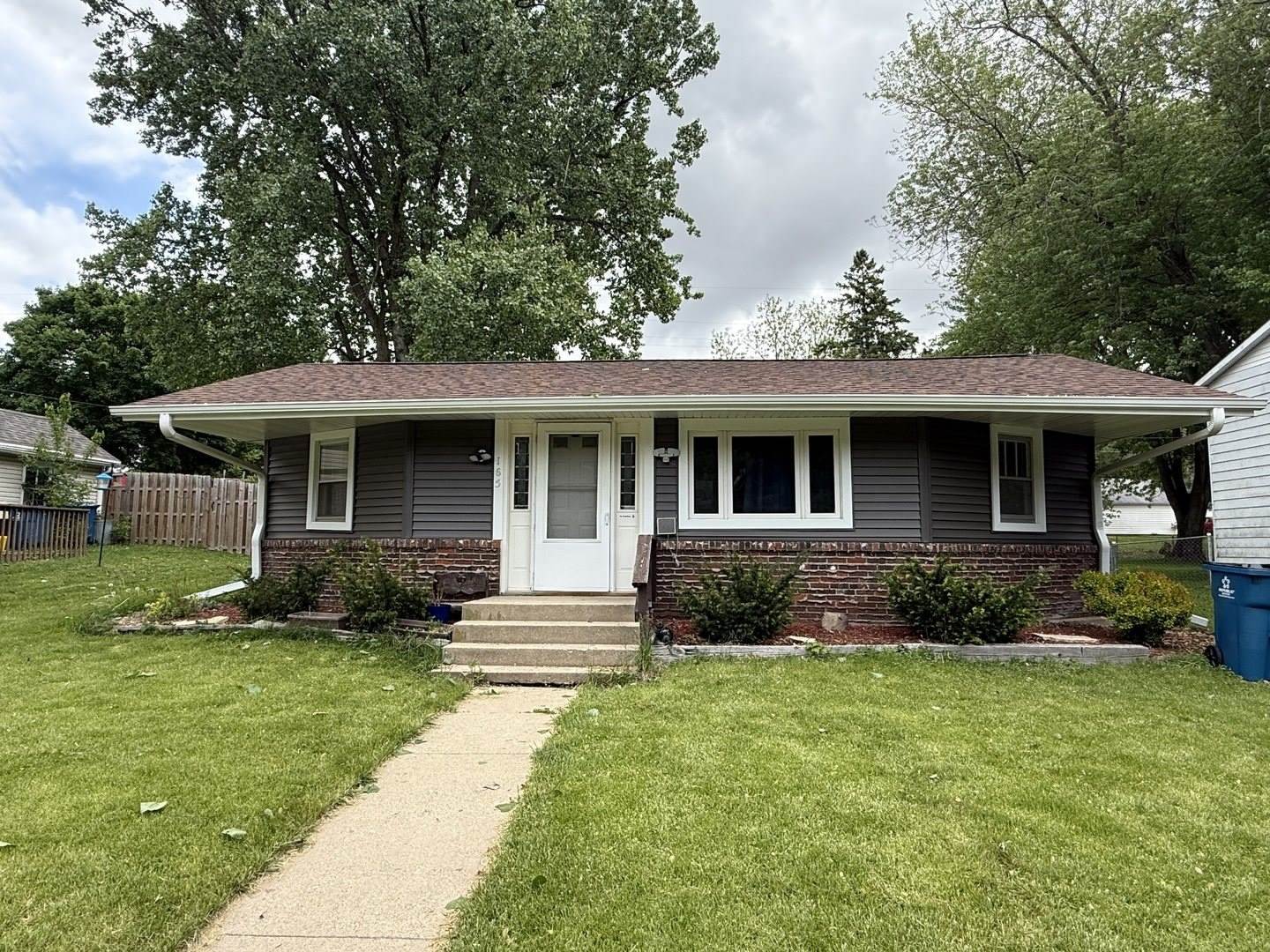 165 North Mill Street, Cedarville, IL 61013